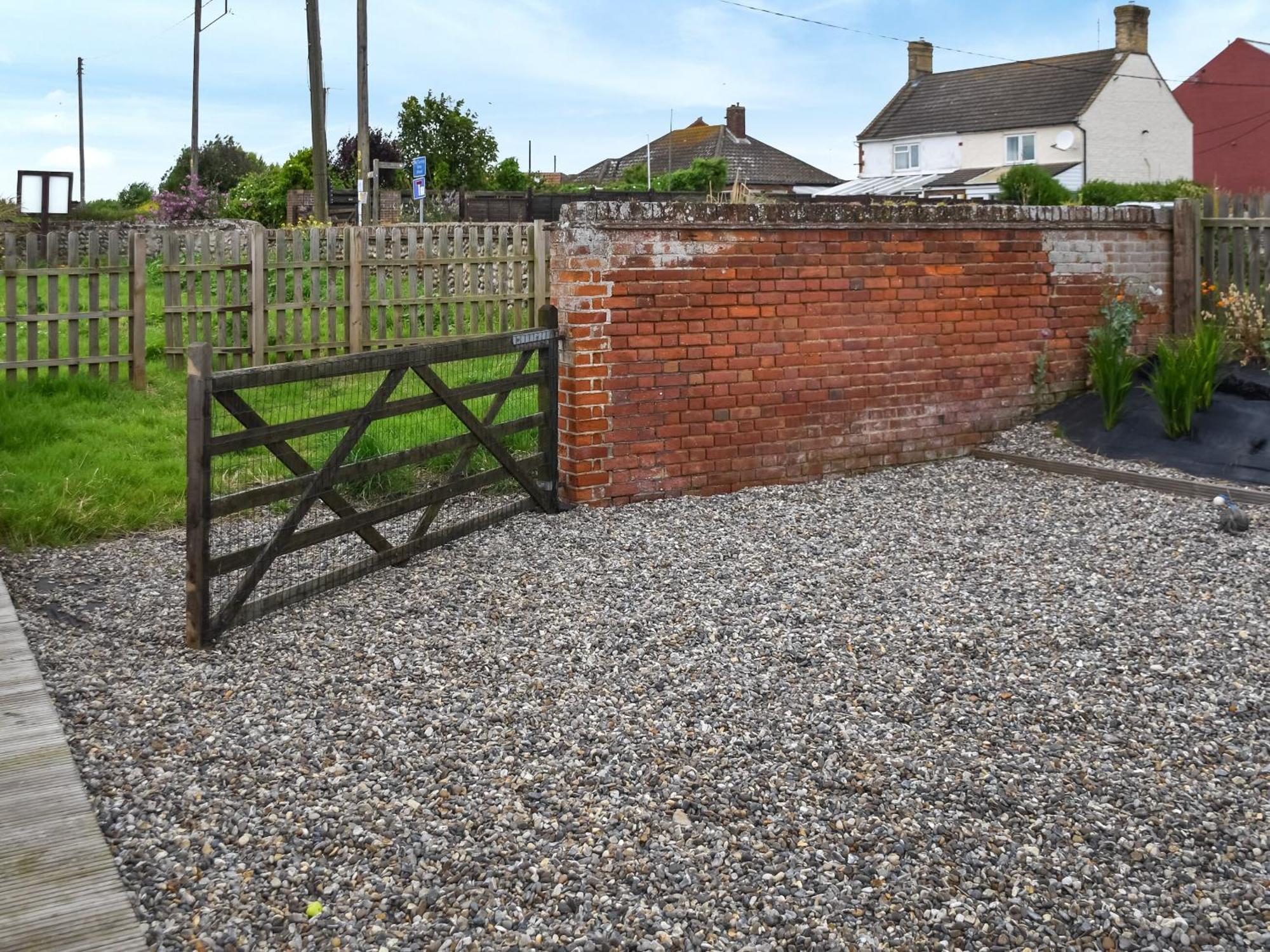 Starboard Villa Bacton  Exterior photo